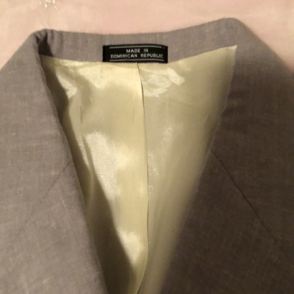Beautiful suit coat - Picture 2 of 7